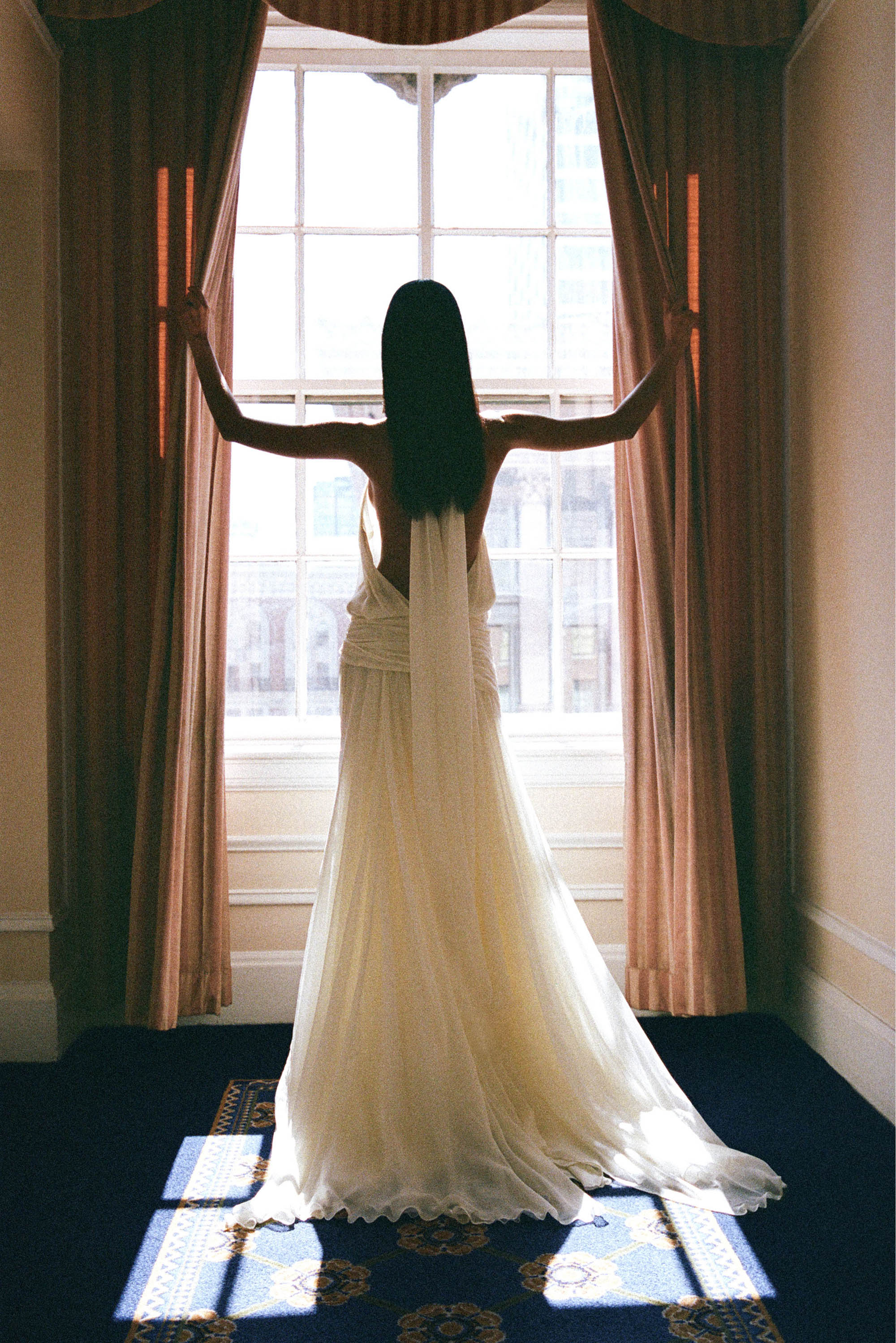 OPHALIA GOWN - OFF WHITE