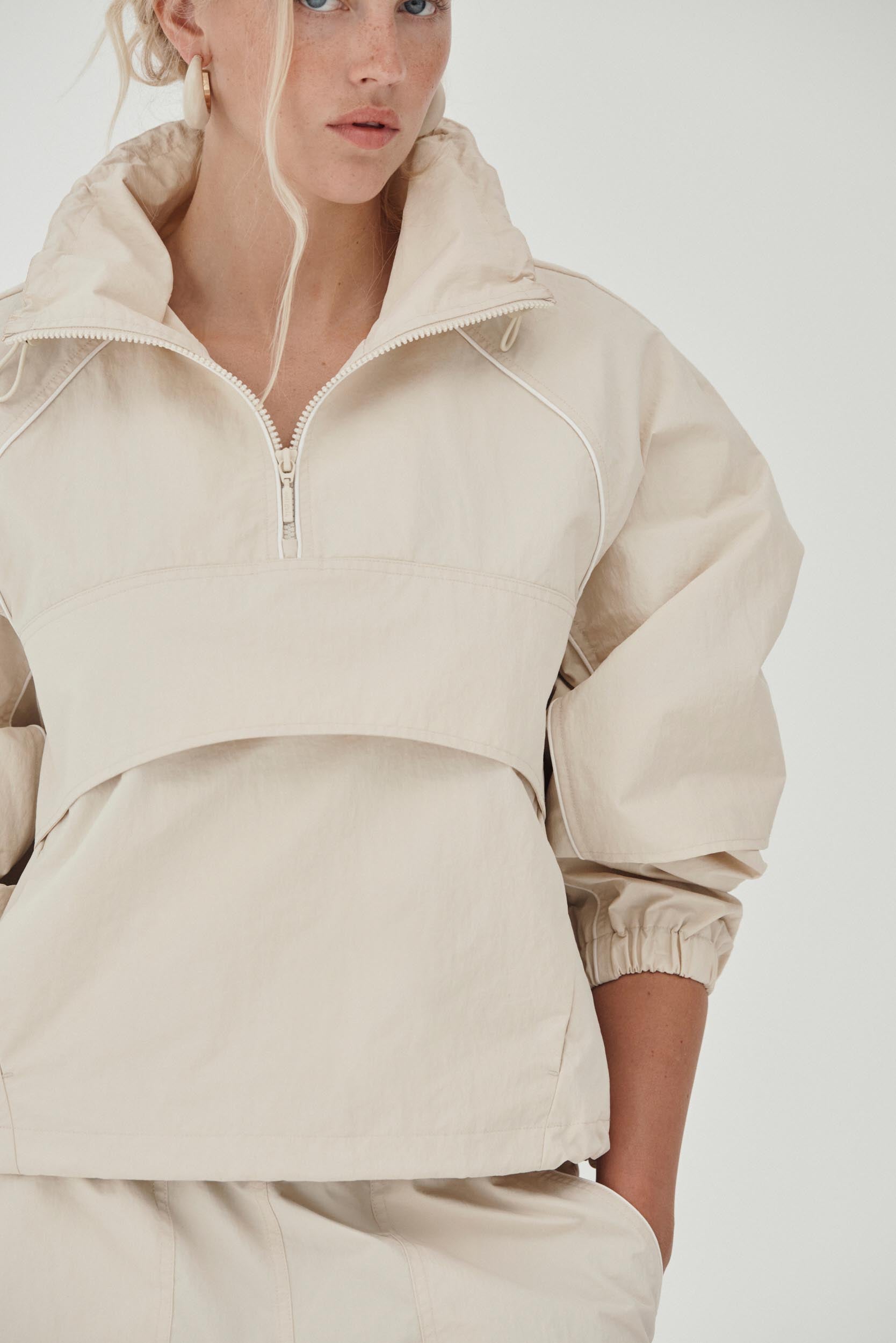 SIRA ANORAK - LIGHT BEIGE