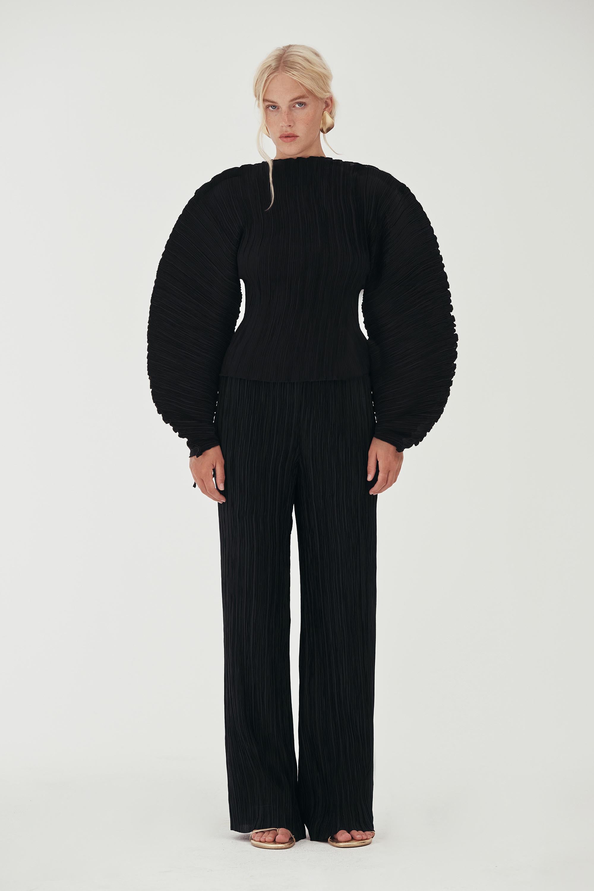 BEGA TOP - BLACK