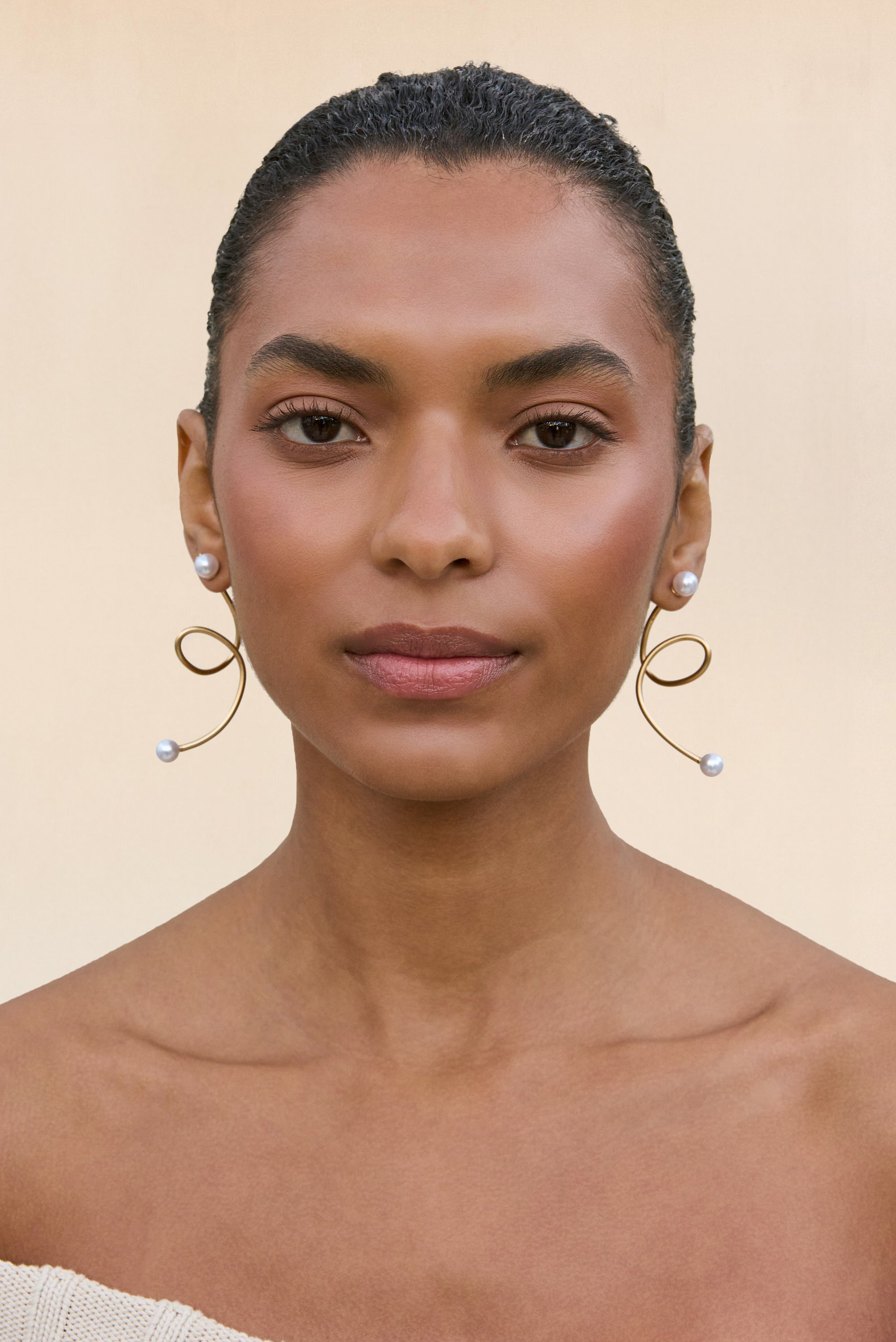 TAZIA EARRING - PEARL