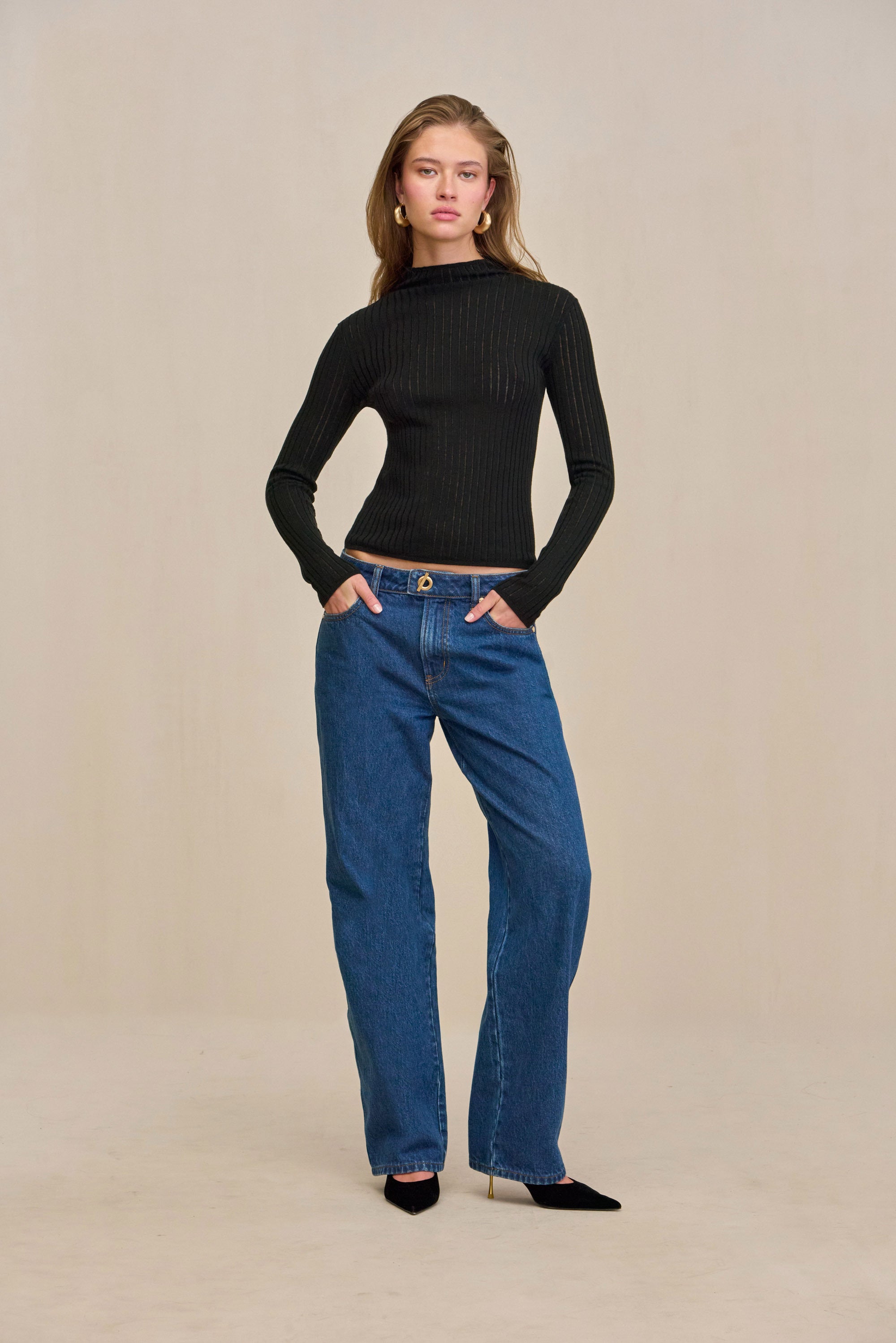 VARMA KNIT TOP - BLACK