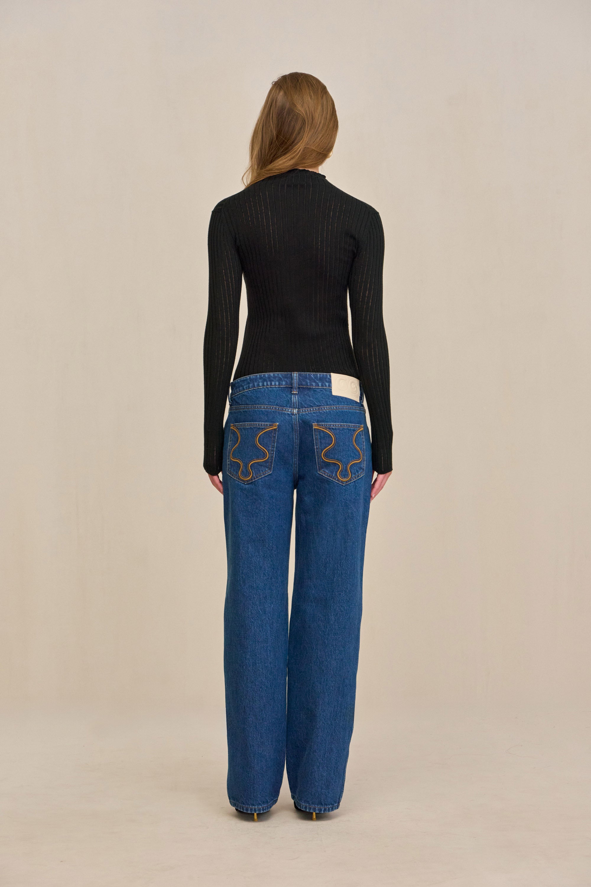 VARMA KNIT TOP - BLACK