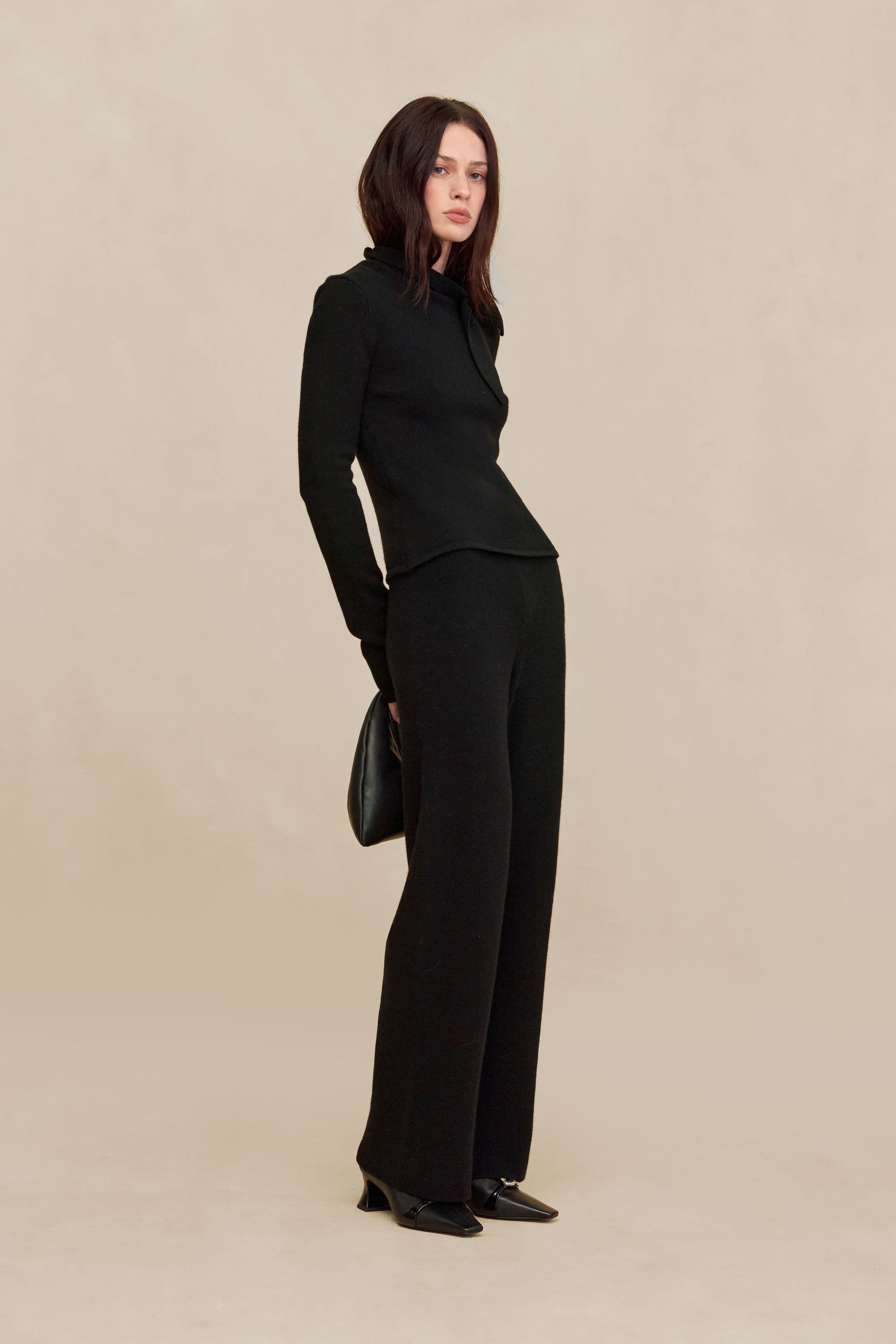 MERIDA SWEATER - BLACK