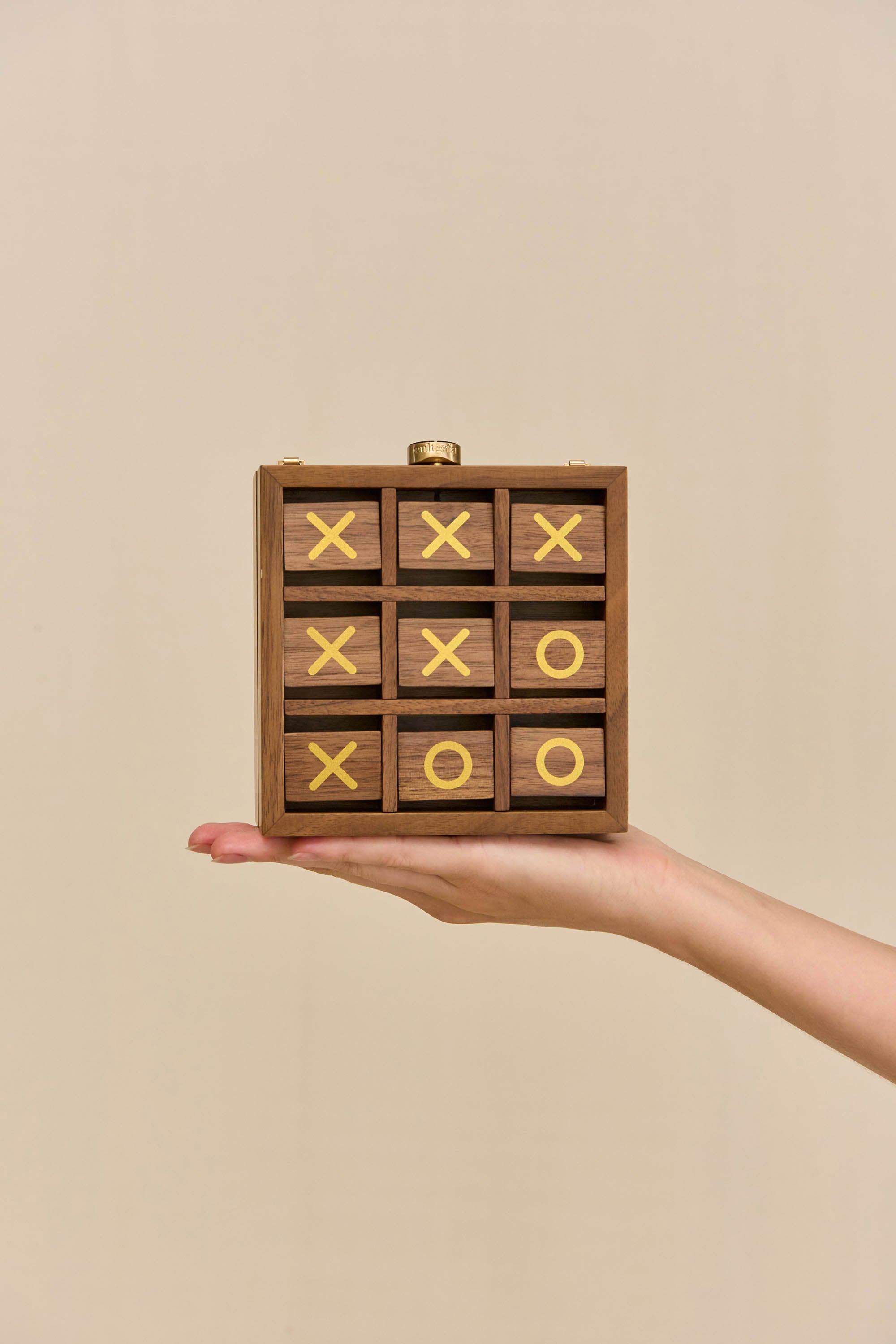 TIC TAC TOE CLUTCH - WALNUT