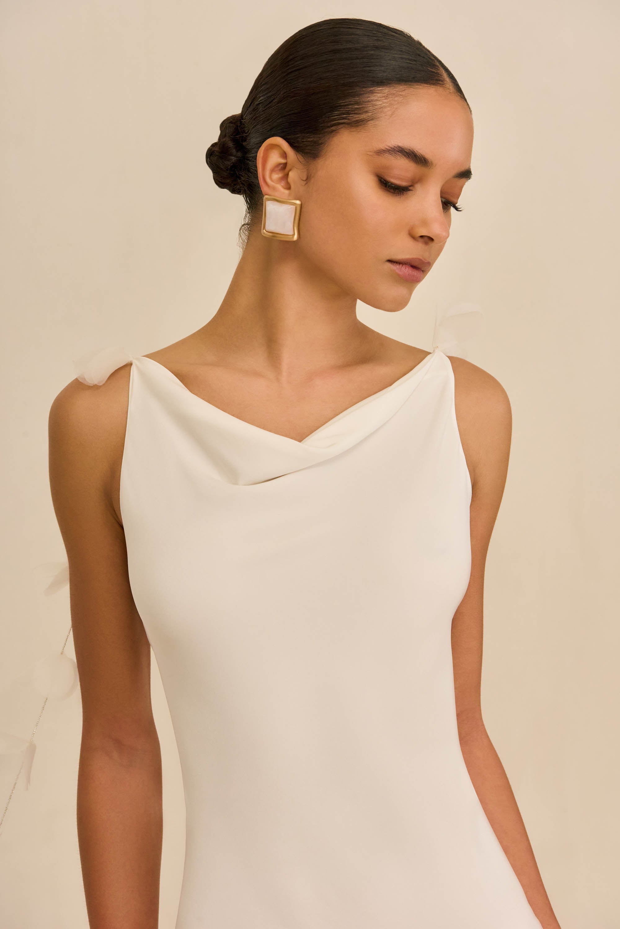 NYMERIA GOWN - OFF WHITE