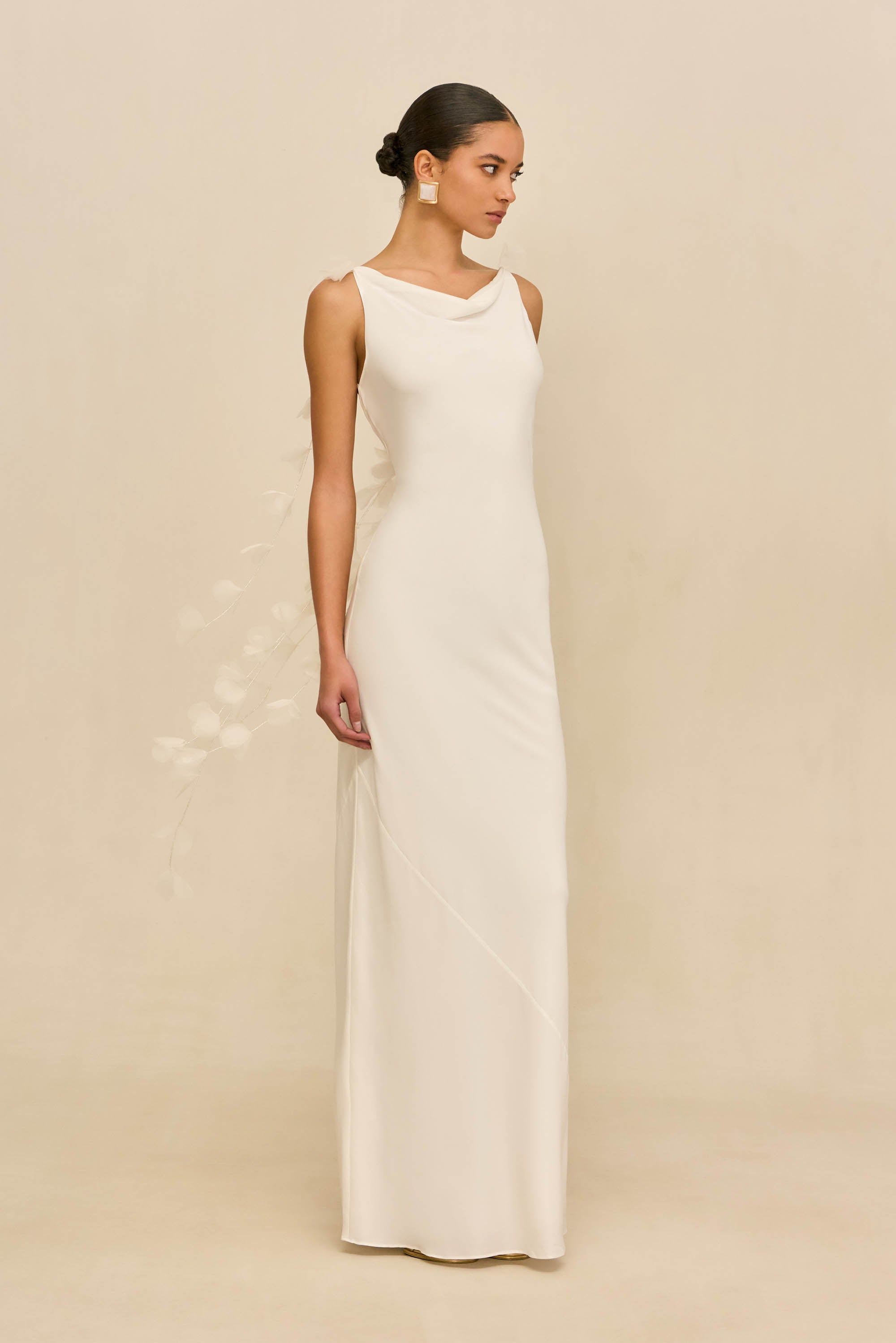 NYMERIA GOWN - OFF WHITE