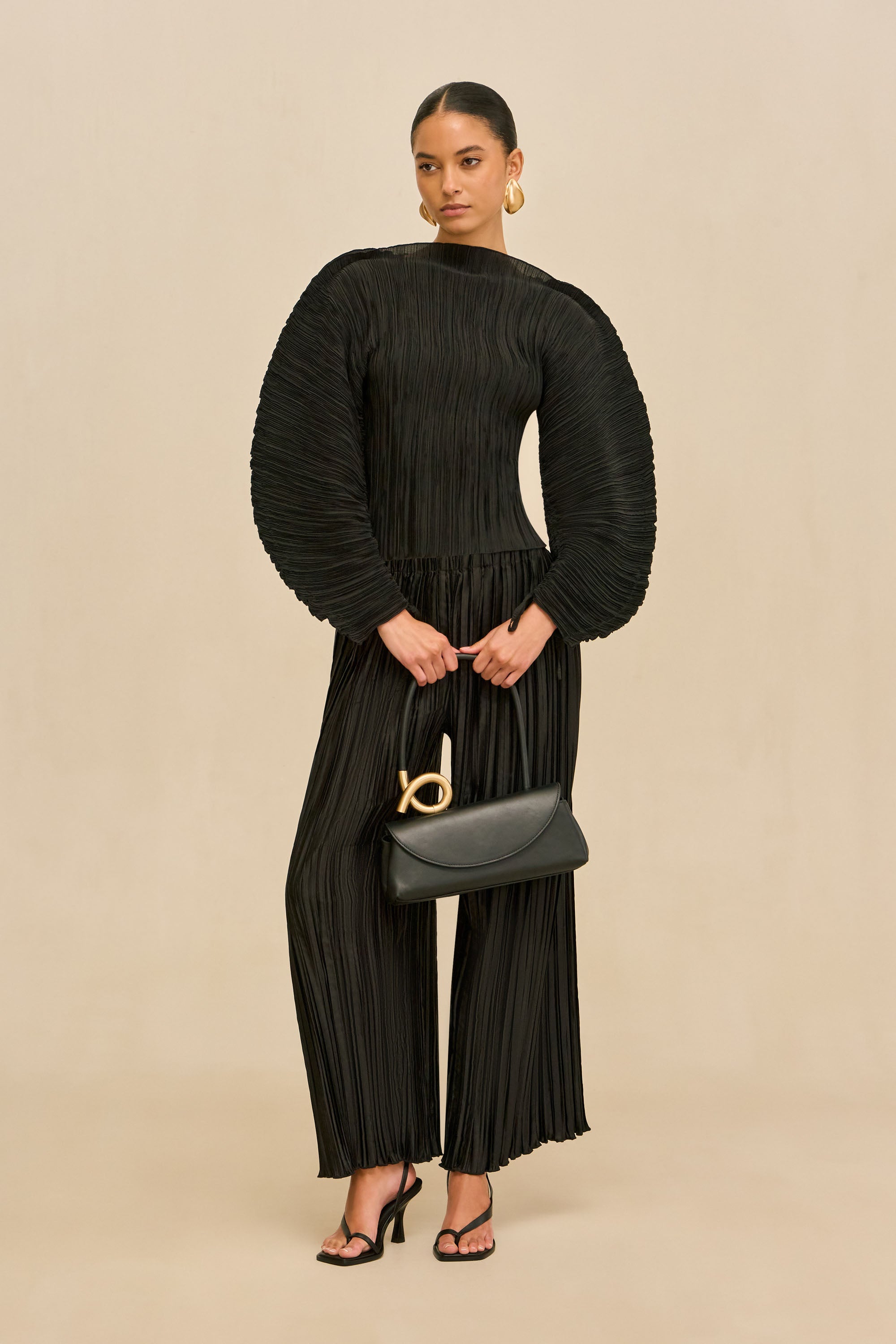 BEGA TOP - BLACK