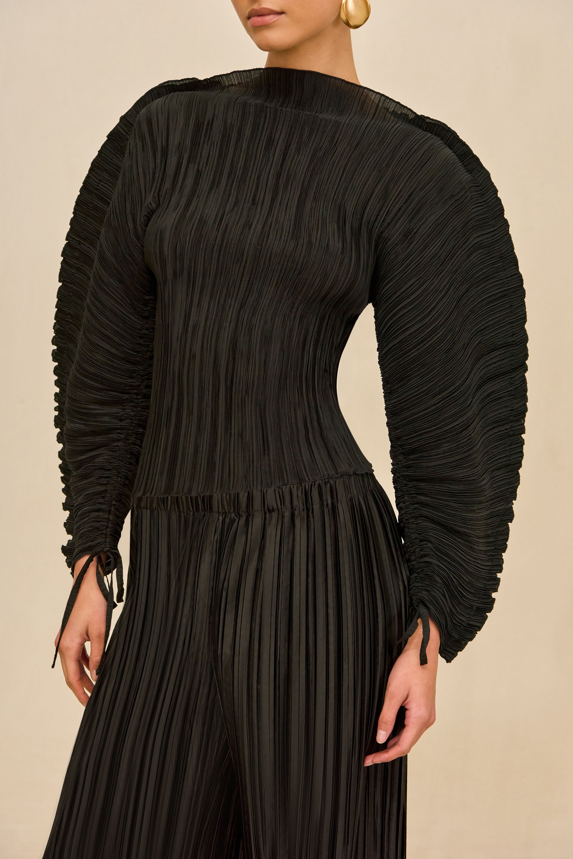 BEGA TOP - BLACK