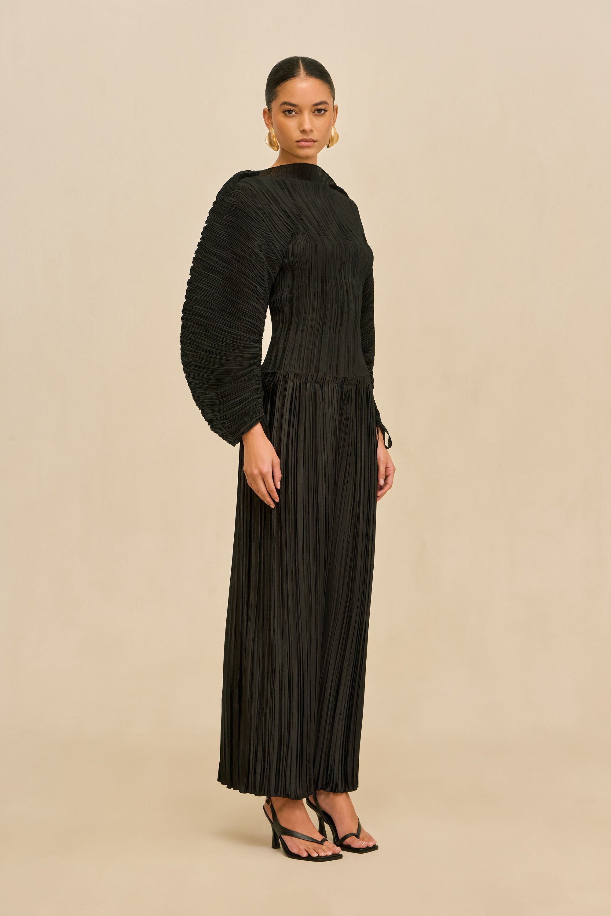 BEGA TOP - BLACK