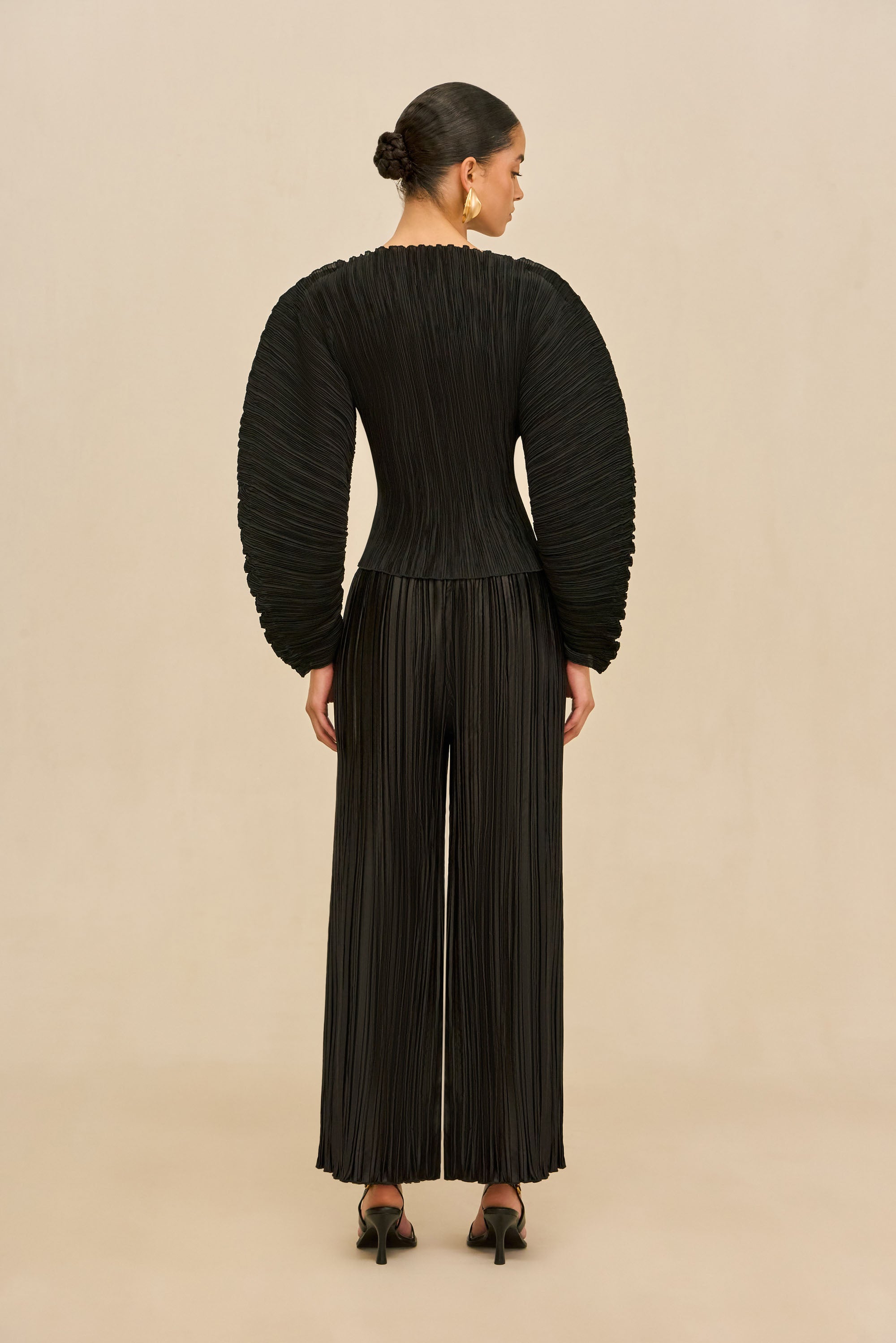BEGA TOP - BLACK