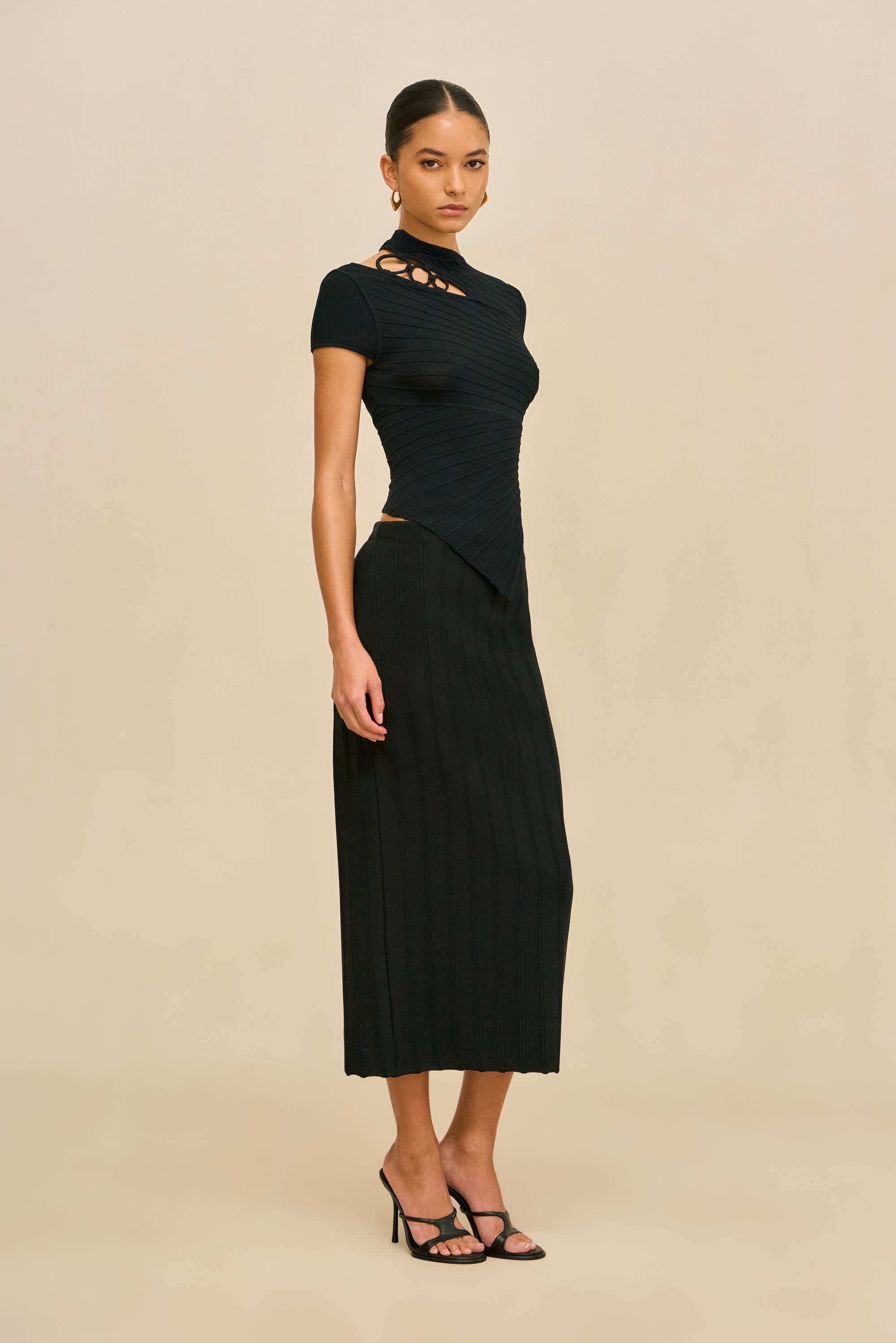 NESSI KNIT TOP - BLACK