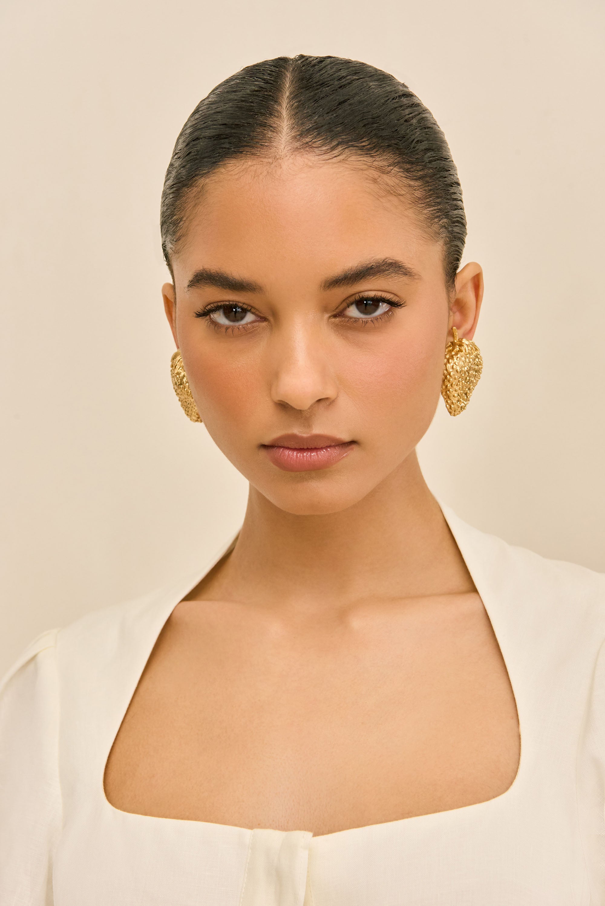 STRAWBERRY EARRING - ANTIQUE BRASS