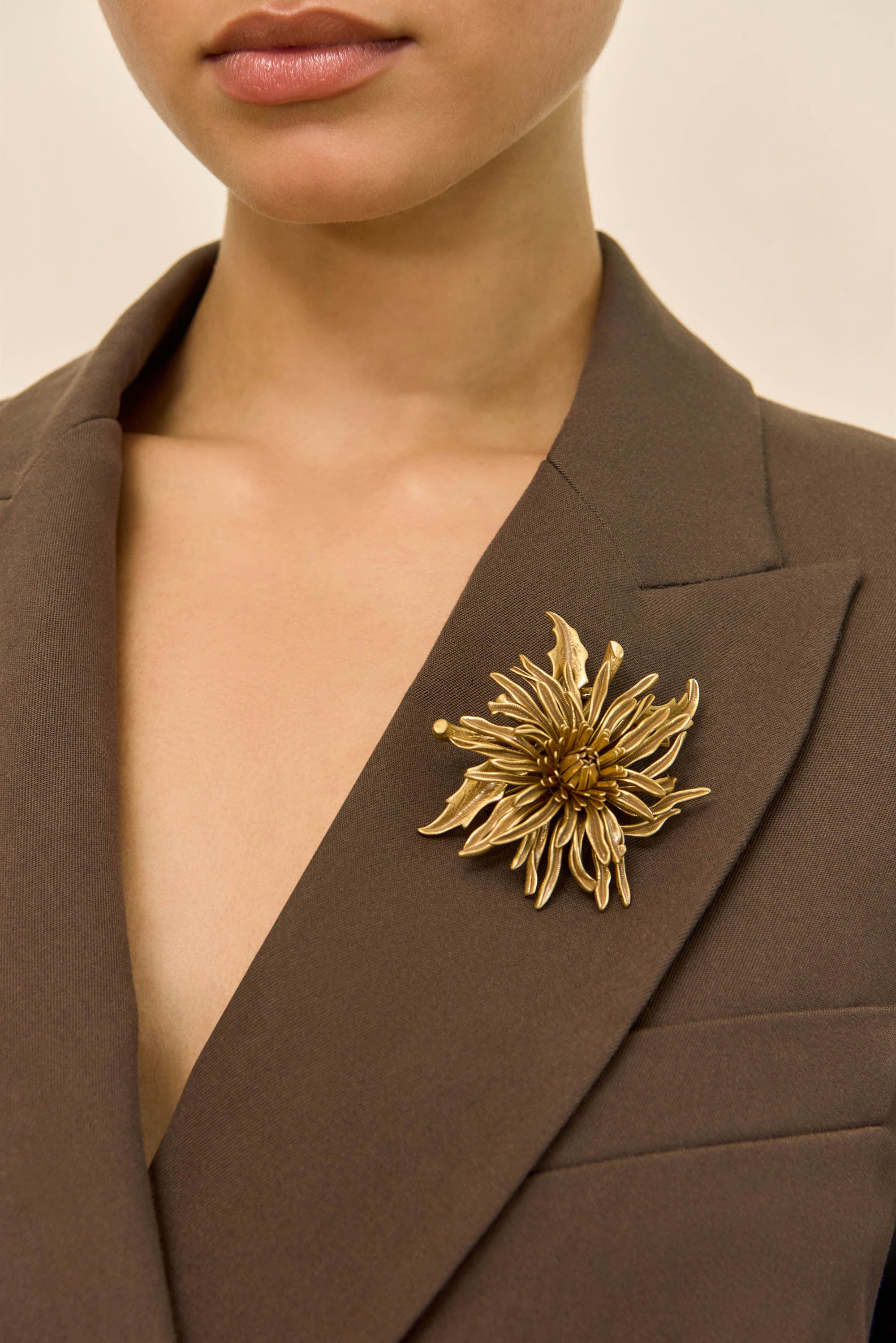 OCTAVIA BROOCH - ANTIQUE BRASS