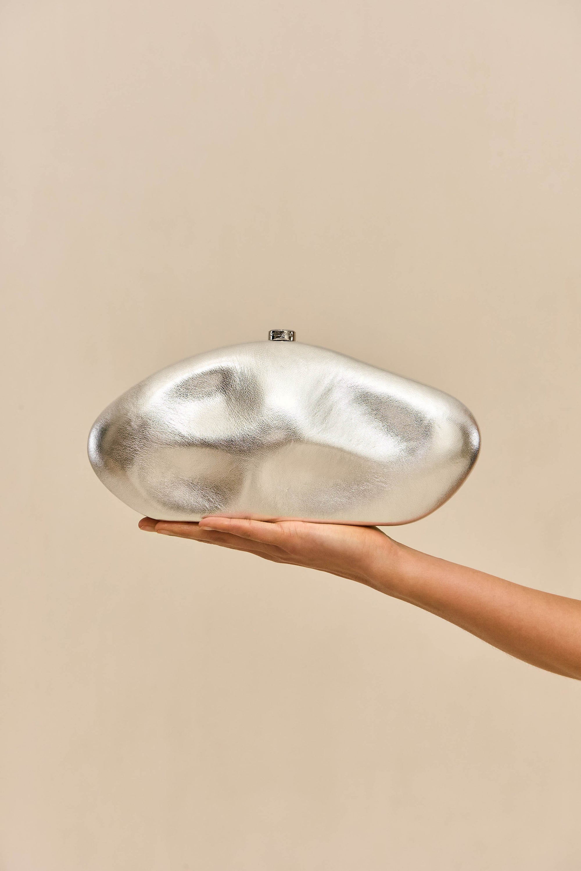 THE CALDERA CLUTCH - MATTE SILVER