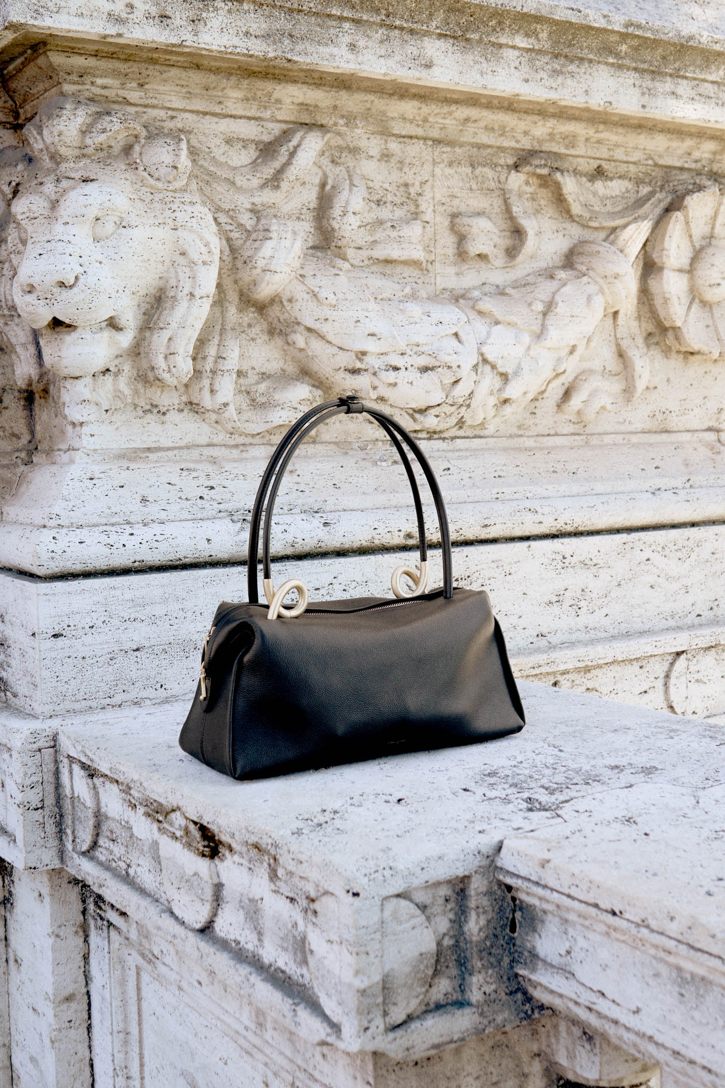 AZARIAH SATCHEL - BLACK