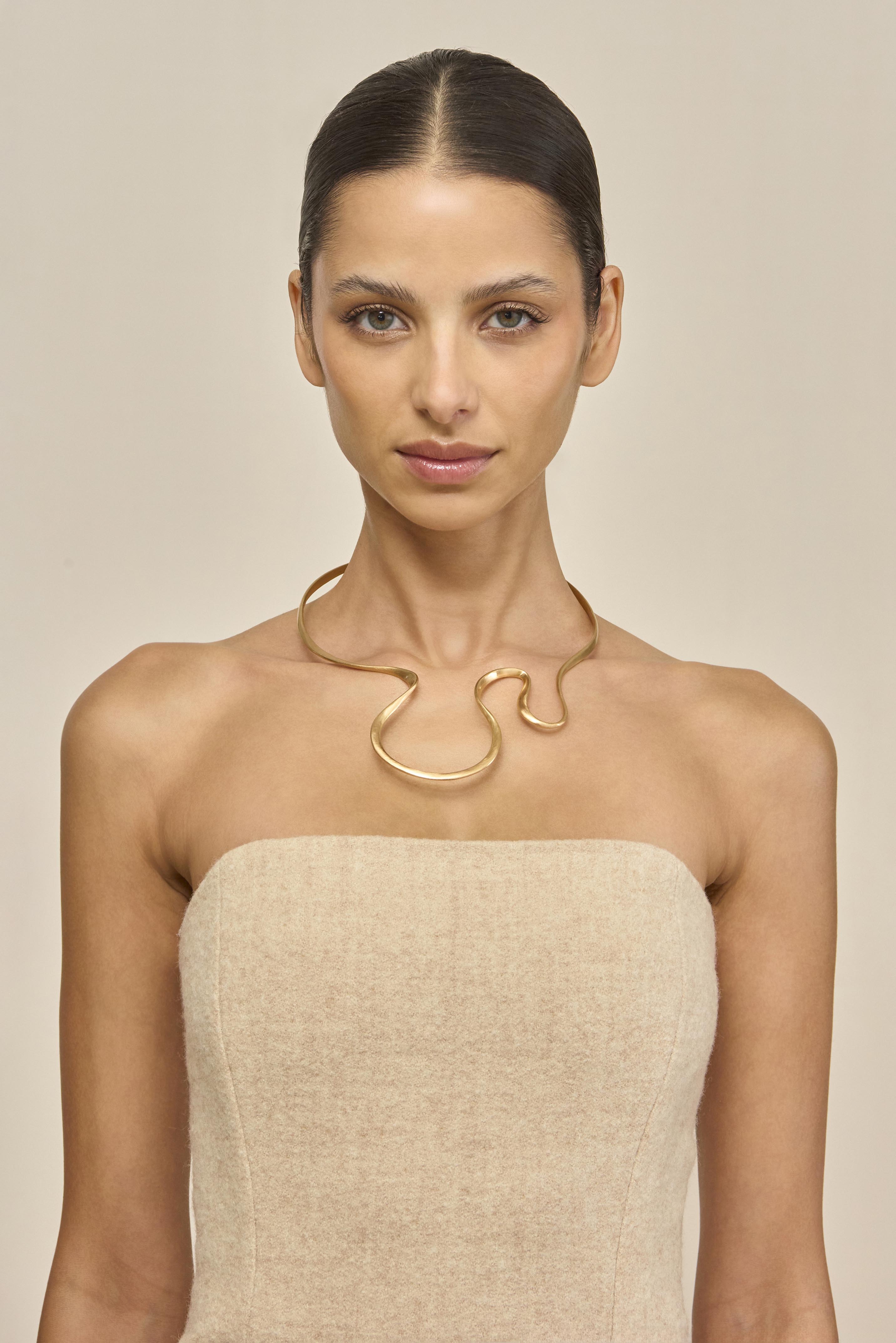 SUNI CHOKER - BRUSHED BRASS