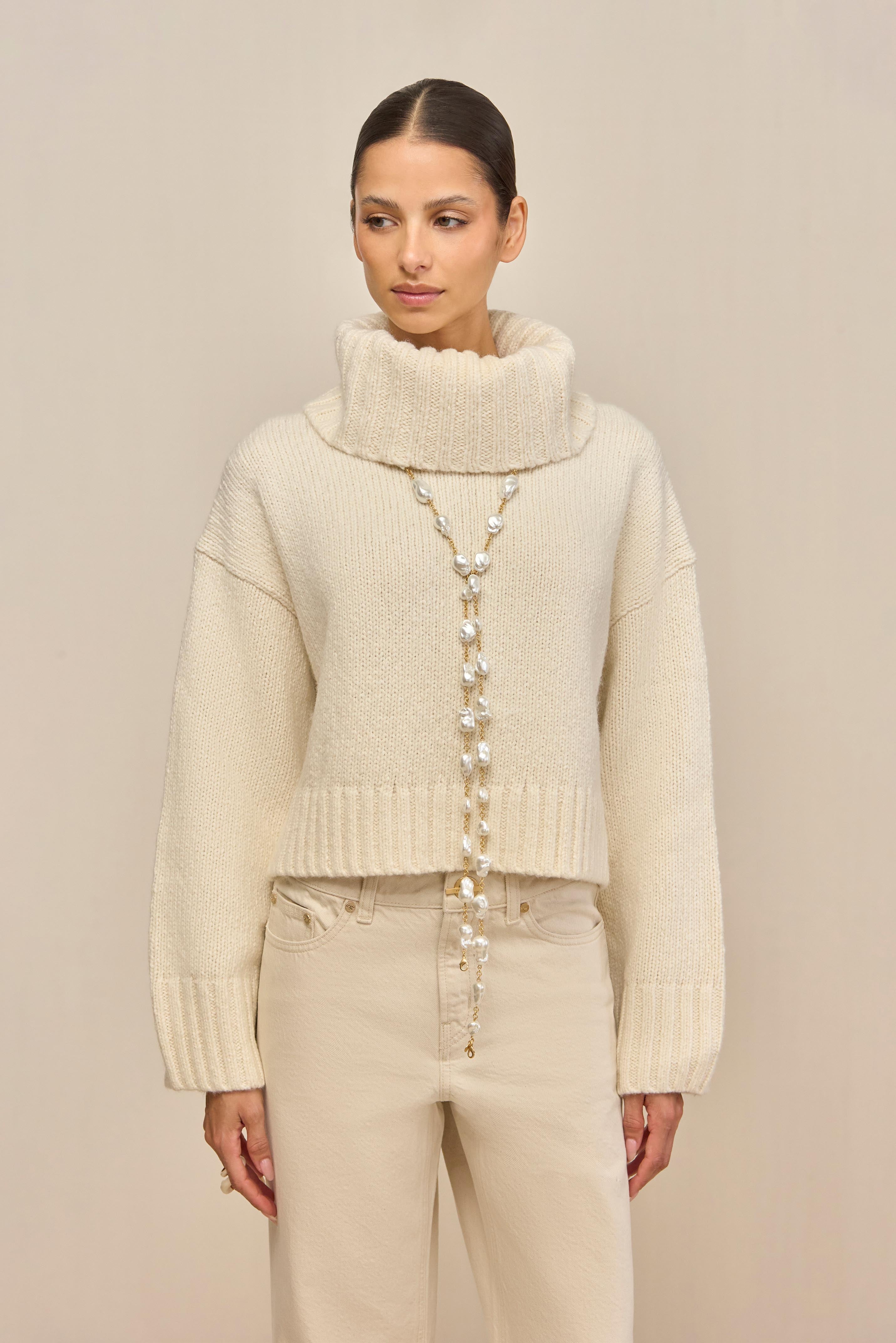 BELANA SWEATER - OFF WHITE