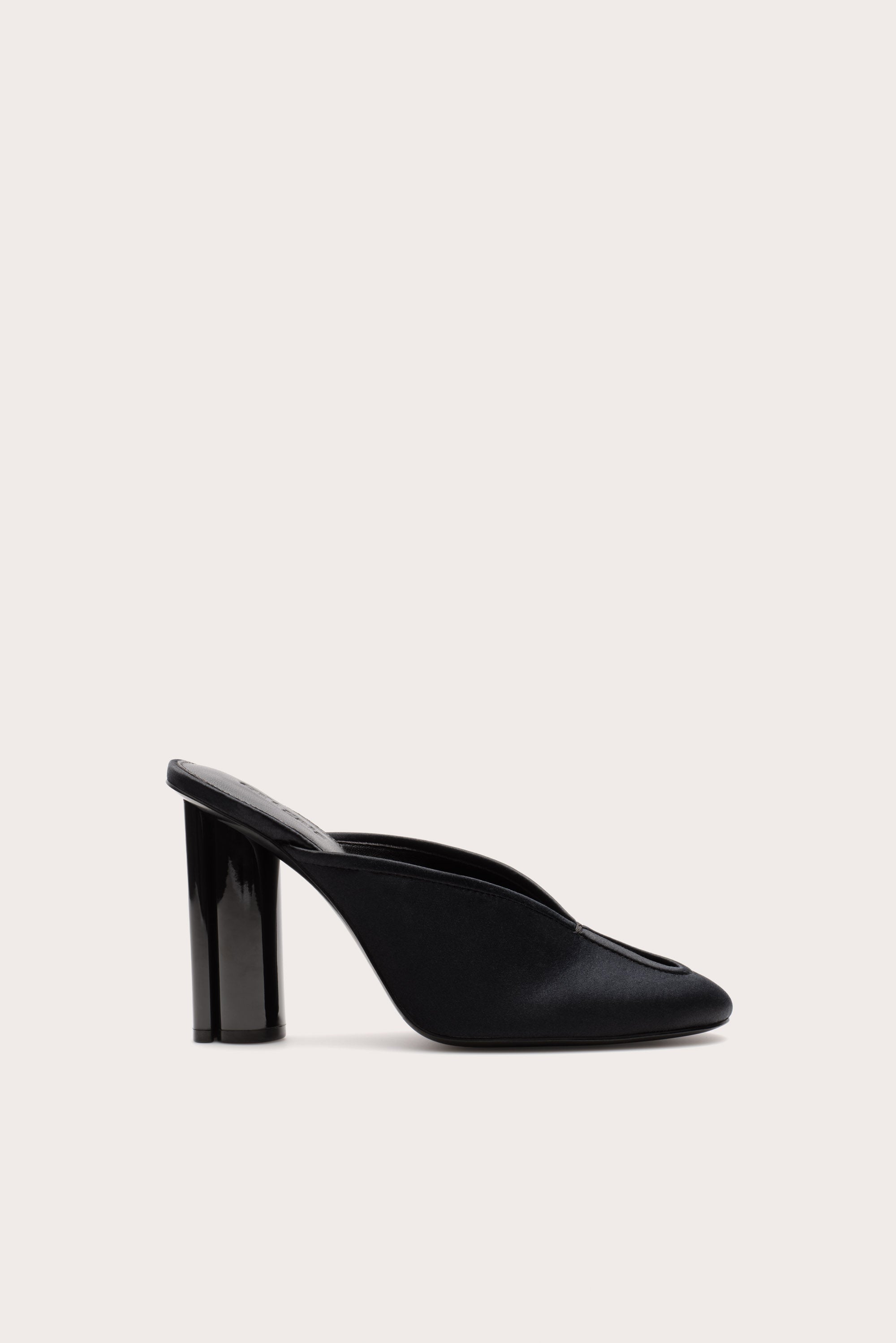 PIA MULE - BLACK