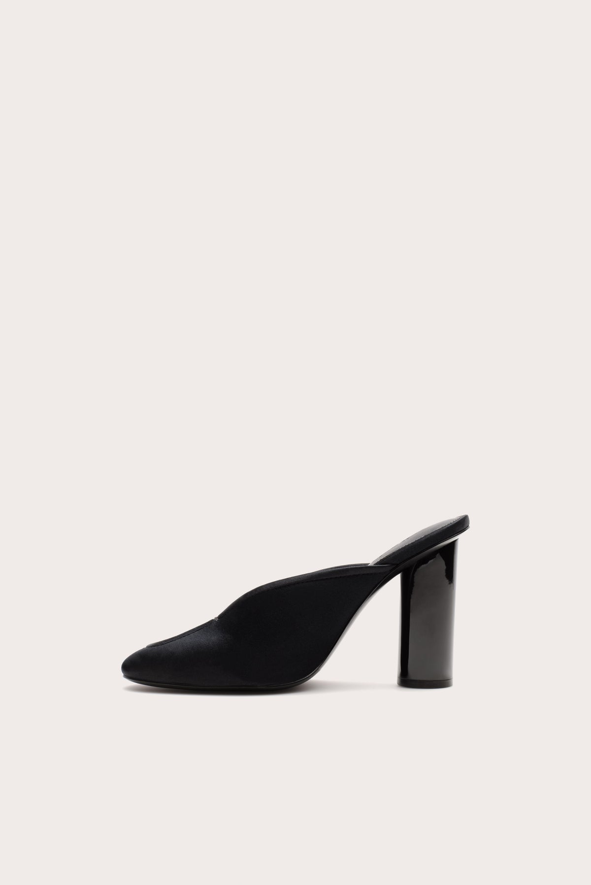 PIA MULE - BLACK