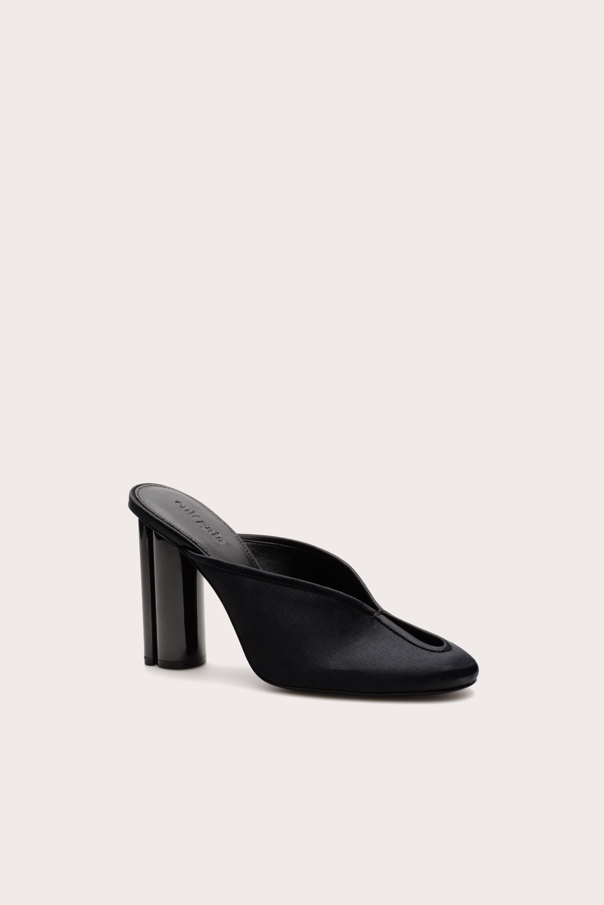 PIA MULE - BLACK