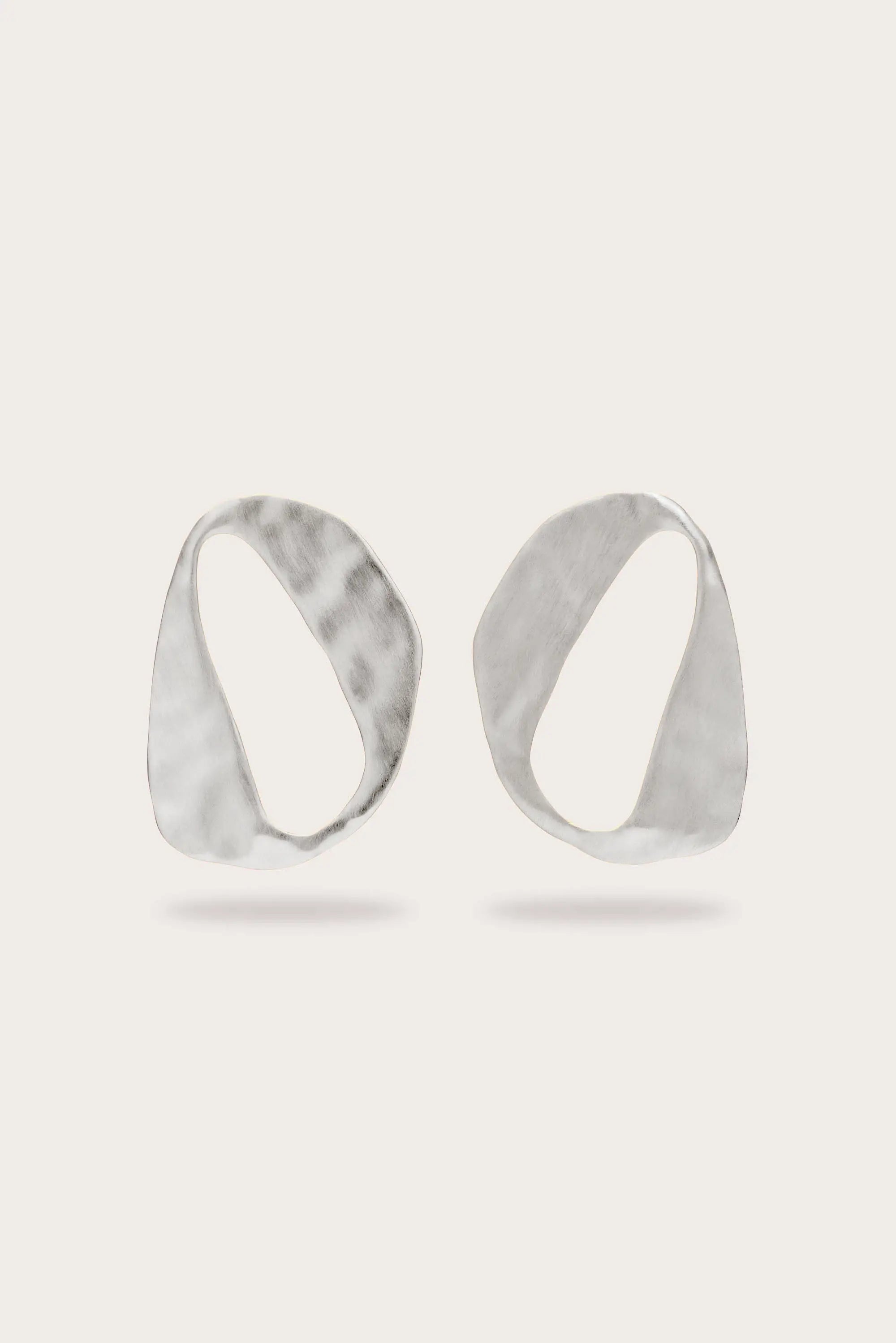 RUE EARRING - ANTIQUE SILVER